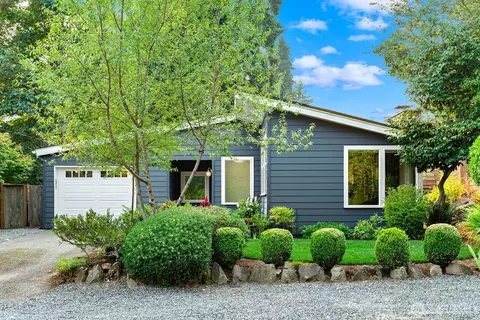 10303 20th Ave NE, Seattle, WA 98125