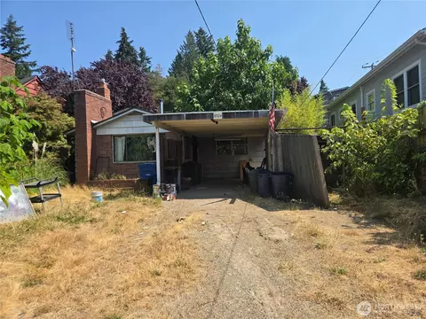 9704 8th Ave NE, Seattle, WA 98115