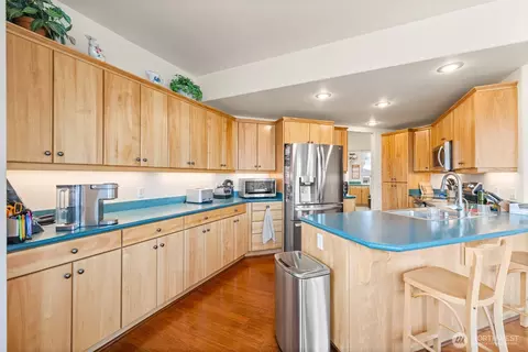 Kitchen - 51 John Carl Rd, Sequim, WA 98382 photo 2 of 7