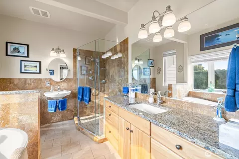 Bath - 51 John Carl Rd, Sequim, WA 98382 photo 1 of 4
