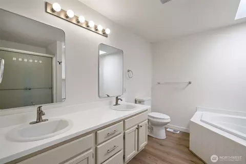 Bath - 7919 195th St E, Spanaway, WA 98387 photo 2 of 4