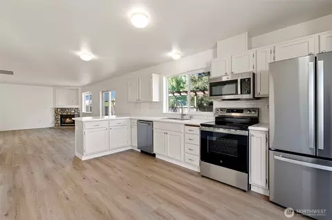 Kitchen - 7919 195th St E, Spanaway, WA 98387 photo 2 of 4