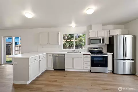 Kitchen - 7919 195th St E, Spanaway, WA 98387 photo 1 of 4