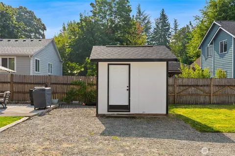 Exterior - 1702 Griffin Ave, Enumclaw, WA 98022 photo 11 of 16