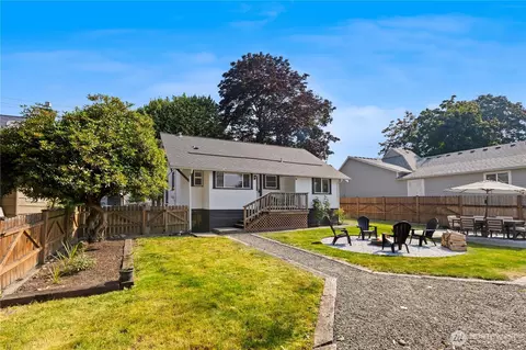 Exterior - 1702 Griffin Ave, Enumclaw, WA 98022 photo 4 of 16