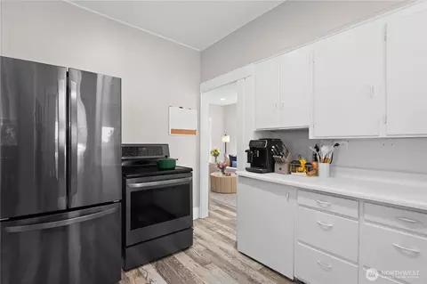 Kitchen - 1702 Griffin Ave, Enumclaw, WA 98022 photo 1 of 2