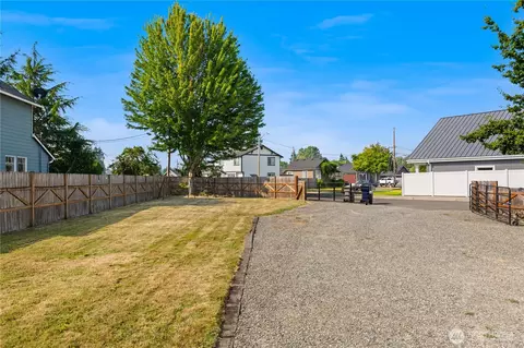 Exterior - 1702 Griffin Ave, Enumclaw, WA 98022 photo 12 of 16