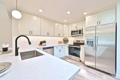 Kitchen - 2022 201st St E, Spanaway, WA 98387 photo 3 of 5