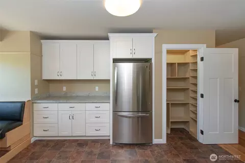 Kitchen - 121 Broadmoor St, Sequim, WA 98382 photo 3 of 3
