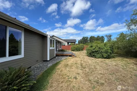 Exterior - 121 Broadmoor St, Sequim, WA 98382 photo 4 of 7