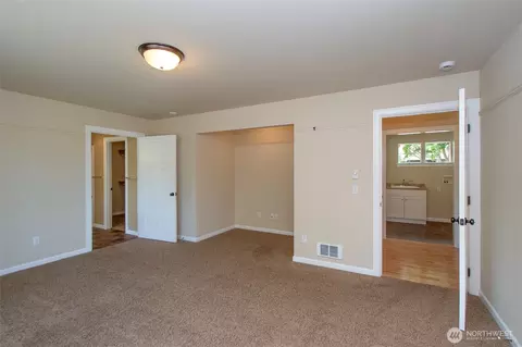 Bedroom - 121 Broadmoor St, Sequim, WA 98382 photo 2 of 10