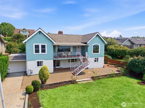 1209 S Sunset Dr, Tacoma, WA 98465