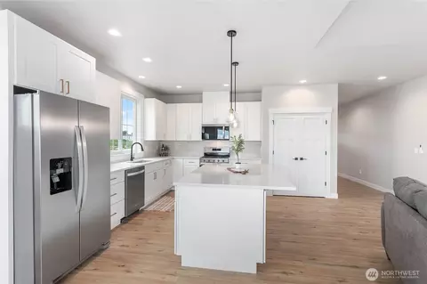 Kitchen - 316 W 3rd St, Everson, WA 98247 photo 2 of 4