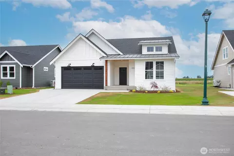 Exterior - 316 W 3rd St, Everson, WA 98247 photo 3 of 6