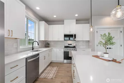 Kitchen - 316 W 3rd St, Everson, WA 98247 photo 1 of 4