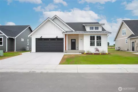 Exterior - 316 W 3rd St, Everson, WA 98247 photo 2 of 6