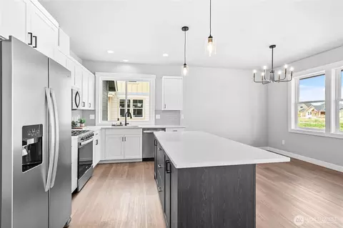 Kitchen - 320 W 3rd St, Everson, WA 98247 photo 2 of 5