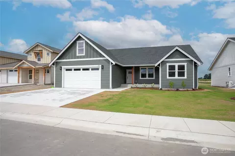 Exterior - 320 W 3rd St, Everson, WA 98247 photo 3 of 7