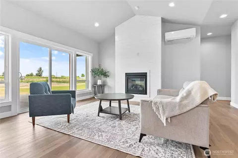 Living - 320 W 3rd St, Everson, WA 98247 photo 1 of 2