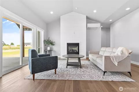 Living - 320 W 3rd St, Everson, WA 98247 photo 2 of 2
