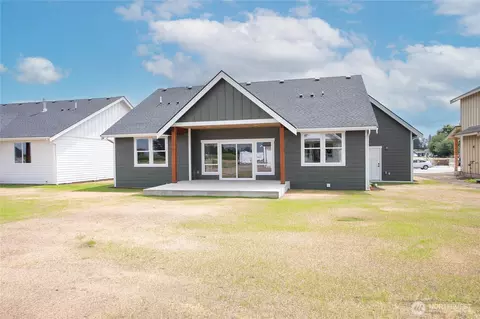 Exterior - 320 W 3rd St, Everson, WA 98247 photo 7 of 7