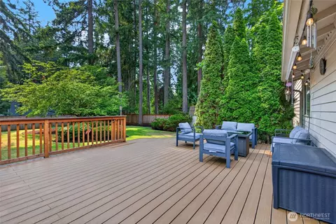 Exterior - 402 170th Pl SW, Bothell, WA 98012 photo 3 of 9