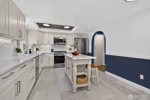 Kitchen - 402 170th Pl SW, Bothell, WA 98012 photo 1 of 4