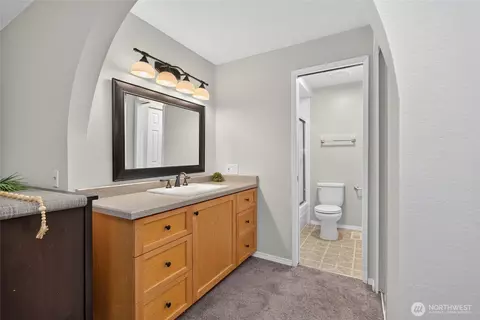 Bath - 402 170th Pl SW, Bothell, WA 98012 photo 1 of 4