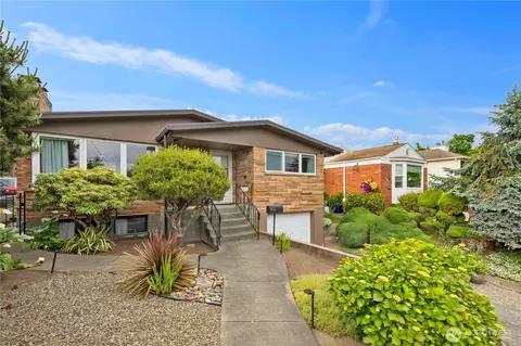 2422 W Lynn St, Seattle, WA 98199