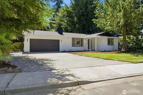 Exterior - 824 116th St SW, Everett, WA 98204 photo 2 of 7