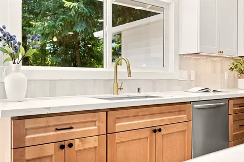 Kitchen - 824 116th St SW, Everett, WA 98204 photo 8 of 9