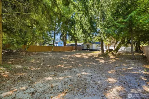 Exterior - 824 116th St SW, Everett, WA 98204 photo 7 of 7