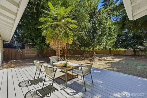 Exterior - 824 116th St SW, Everett, WA 98204 photo 4 of 7