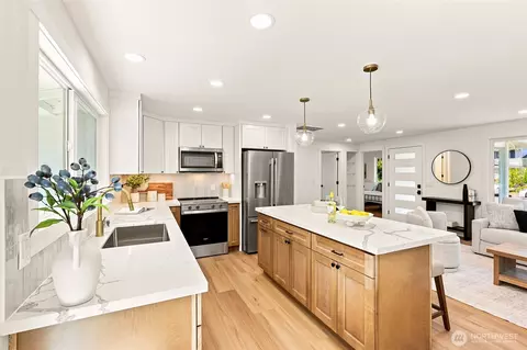 Kitchen - 824 116th St SW, Everett, WA 98204 photo 5 of 9