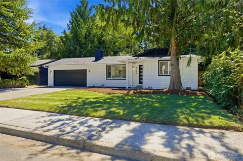 Exterior - 824 116th St SW, Everett, WA 98204 photo 3 of 7