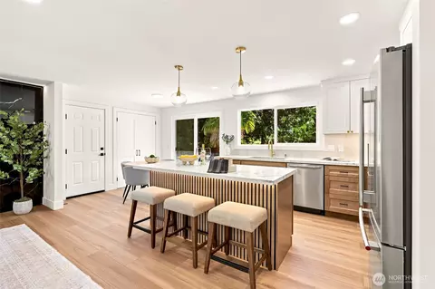 Kitchen - 824 116th St SW, Everett, WA 98204 photo 4 of 9