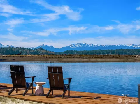 5482 Fletcher Lndg NE, Bainbridge Island, WA 98110