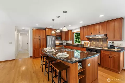 Kitchen - 10920 NE 189th St, Bothell, WA 98011 photo 3 of 6