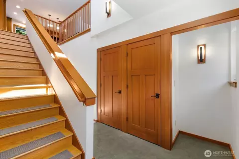 Entry Way - 10920 NE 189th St, Bothell, WA 98011 photo 2 of 2
