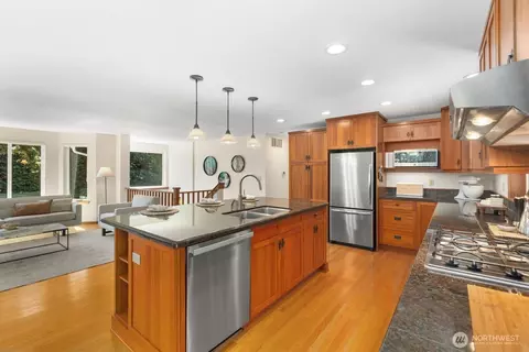 Kitchen - 10920 NE 189th St, Bothell, WA 98011 photo 5 of 6