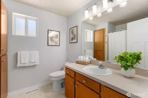 Bath - 10920 NE 189th St, Bothell, WA 98011 photo 1 of 4