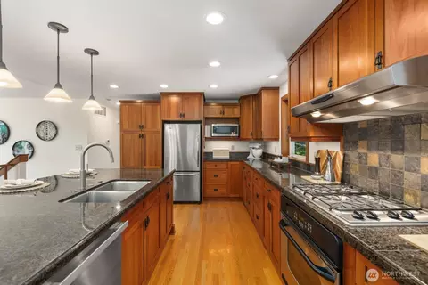 Kitchen - 10920 NE 189th St, Bothell, WA 98011 photo 4 of 6