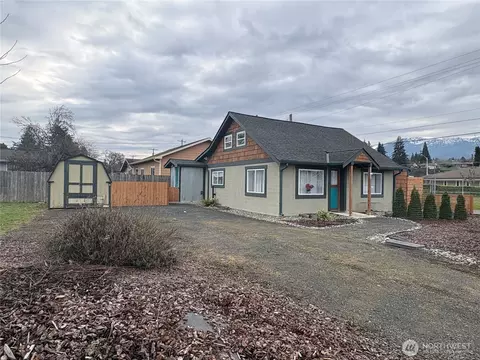 1202 Georgiana St, Port Angeles, WA 98362
