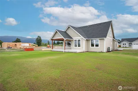 Exterior - 312 W 3rd St, Everson, WA 98247 photo 4 of 6