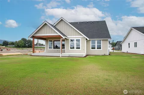 Exterior - 312 W 3rd St, Everson, WA 98247 photo 6 of 6