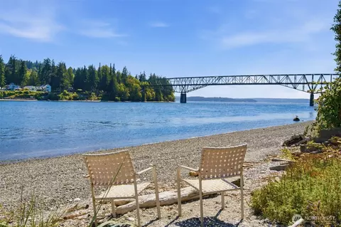 6337 NE Balzow Rd, Suquamish, WA 98392