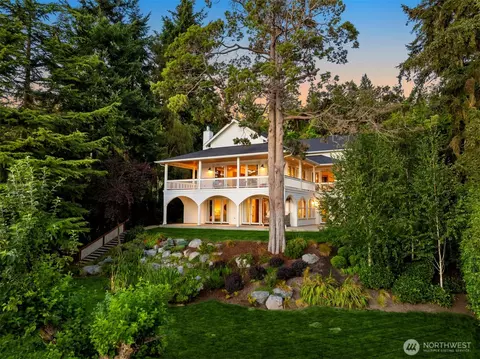 5071 Crystal Springs Dr NE, Bainbridge Island, WA 98110