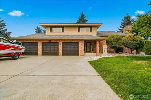 1690 Eastmont Ave, East Wenatchee, WA 98802