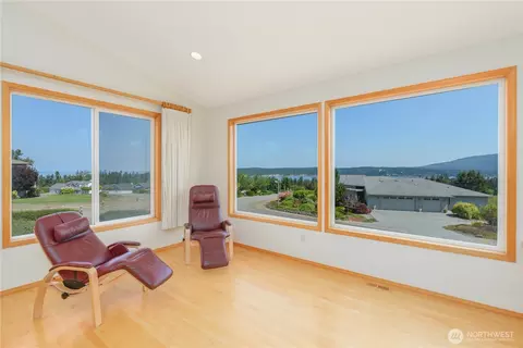 Living - 160 Mariners View Ct, Sequim, WA 98382 photo 6 of 6