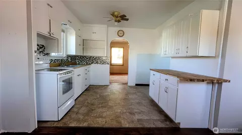 Kitchen - 112 E Lind St, Lind, WA 99341 photo 1 of 2